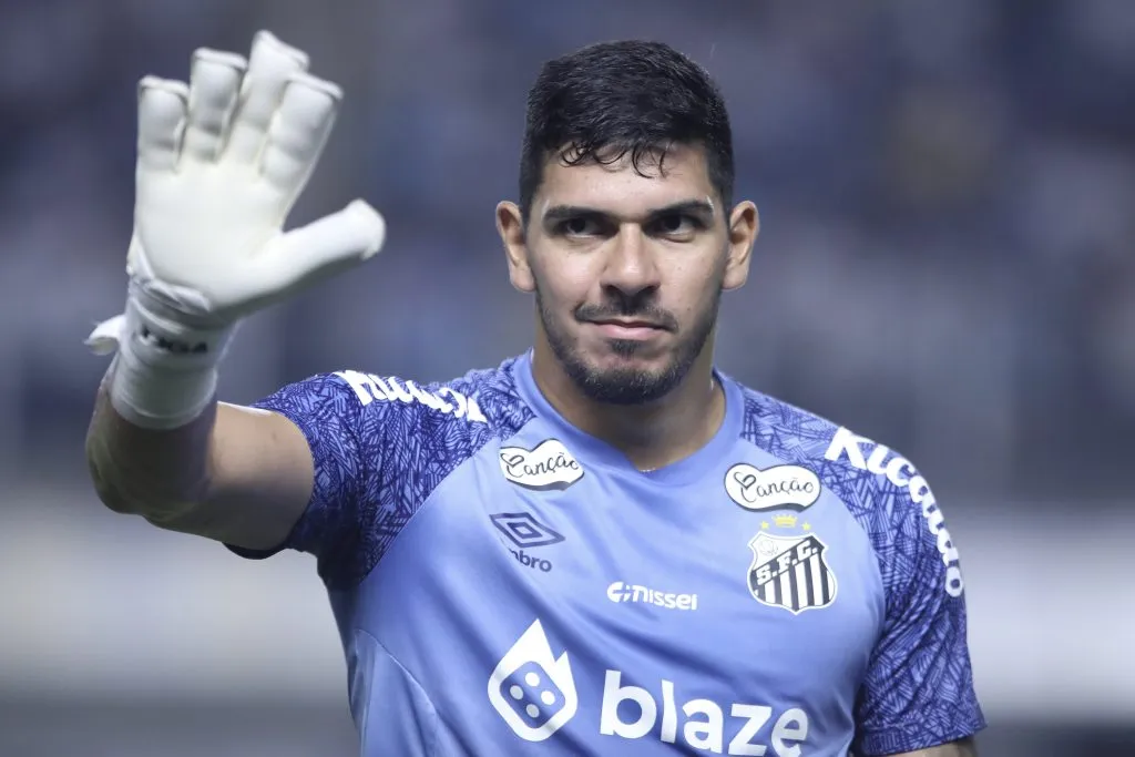 João Paulo: goleiro estaria insatisfeito com reserva no Santos – Foto: Reinaldo Campos/AGIF