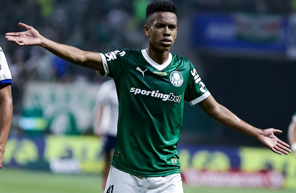 Estêvão ainda não marcou gols em clássicos pelo Palmeiras. Foto: Fabio Giannelli/AGIF