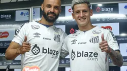 Leo Godoy (à direita) é um dos jogadores que podem ser devolvidos pelo Santos na janela de julho