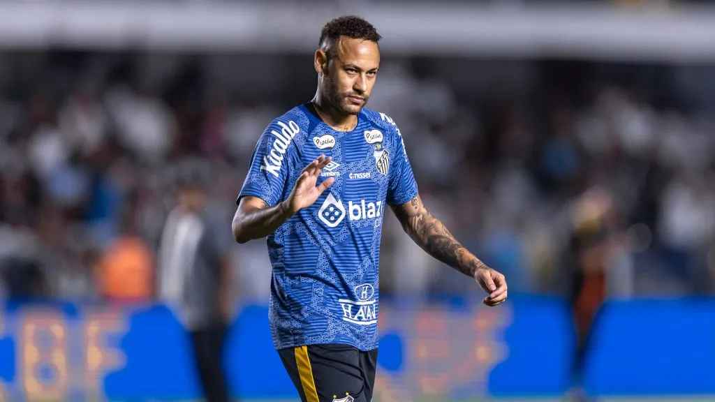 Neymar durante aquecimento. Foto: Abner Dourado/AGIF