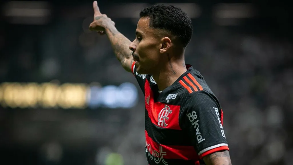 Allan, jogador do Flamengo, durante partida contra o Atletico-MG pelo campeonato Brasileiro A 2024. Foto: Fernando Moreno/AGIF