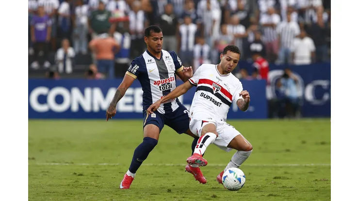 São Paulo venceu o Alianza Lima atuando fora de casa. Foto: Fernando Sangama/Getty Images