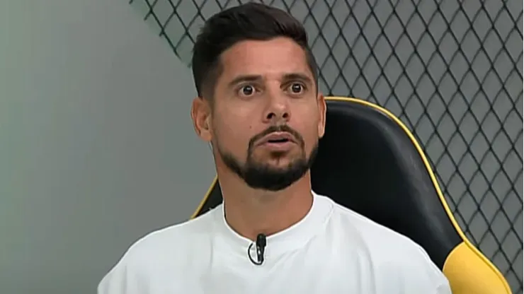 Cicinho é ex-jogador e atual comentarista (Foto: Reprodução)