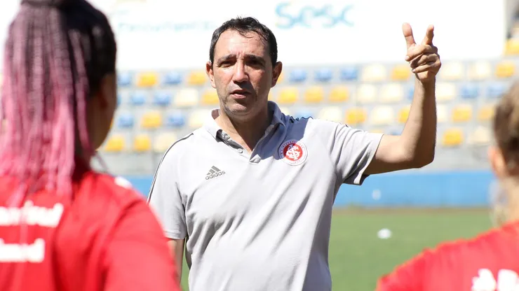 Maurício Salgado dirige o Internacional pela segunda vez na carreira - Foto: Mariana Capra/Internacional