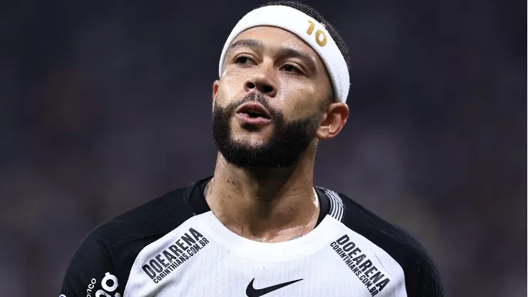 Memphis Depay em ação pelo Corinthians - Foto: Marcello Zambrana/AGIF