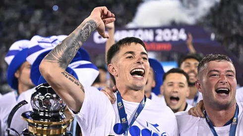Zagueiro Valentín Gómez, do Vélez, já esteve no radar do Grêmio em 2025 - Foto: Rodrigo Valle/Getty Images