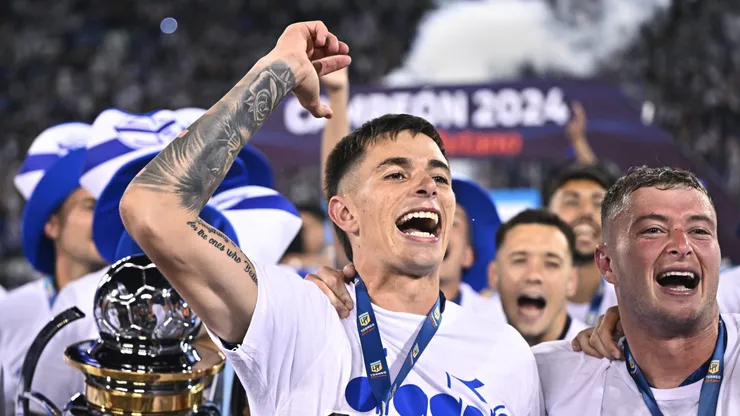 Zagueiro Valentín Gómez, do Vélez, já esteve no radar do Grêmio em 2025 - Foto: Rodrigo Valle/Getty Images