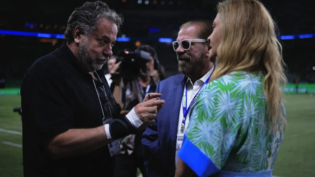 Leila pereira, presidente do Palmeiras conversa com Julio Casares presidente do São Paulo. Foto: Ettore Chiereguini/AGIF