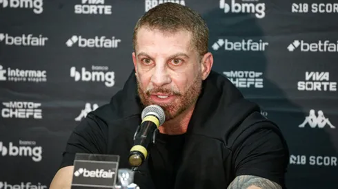 Pedrinho durante entrevista coletiva após partida contra o Cruzeiro, no Parque do Sabiá, pelo Brasileirão. Foto: Matheus Lima/CRVG