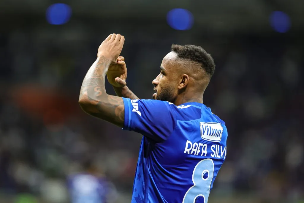 MG – BELO HORIZONTE – 13/06/2024 – BRASILEIRO A 2024, CRUZEIRO X CUIABA – Rafa Silva jogador do Cruzeiro comemora seu gol durante partida contra o Cuiaba no estadio Mineirao pelo campeonato Brasileiro A 2024. Foto: Gilson Lobo/AGIF