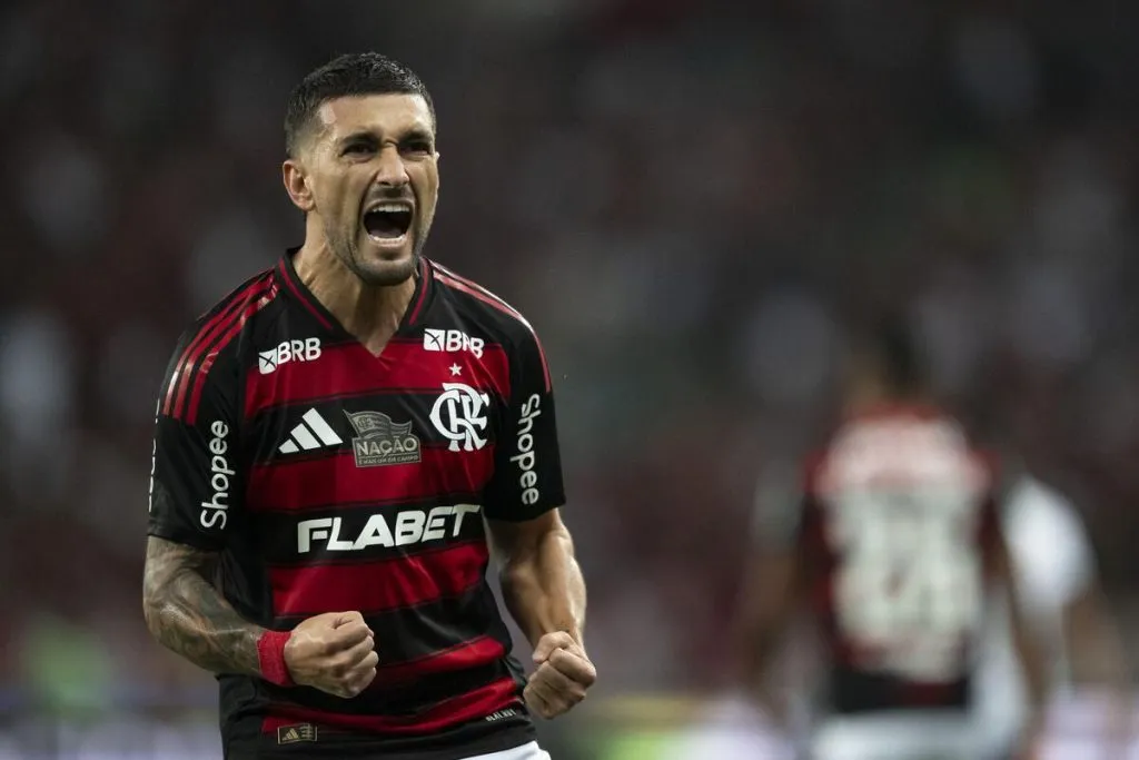 Arrascaeta marca e se mantém na artilharia isolada do Brasileirão — Foto: Jorge Rodrigues/AGIF