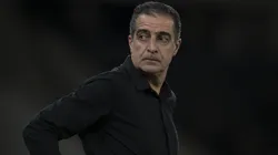 Renato Paiva estuda mudanças no Botafogo para encarar o Inter - Foto: Jorge Rodrigues/AGIF