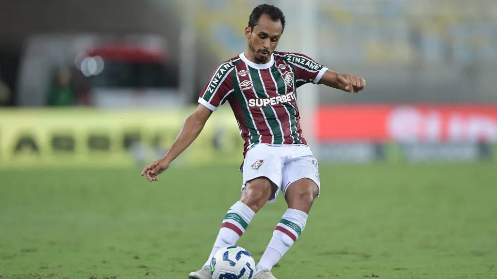 Volante do Fluminense, Lima não irá entrar em campo neste domingo (11) – Foto: Thiago Ribeiro/AGIF
