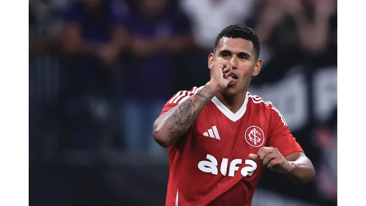 Aguirre jogador do Internacional comemora seu gol durante partida contra o Corinthians no estádio Arena Corinthians pelo campeonato Brasileiro A 2025. Foto: Ettore Chiereguini/AGIF