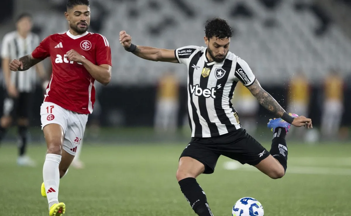 Botafogo goleia o Internacional por 4 a 0 pelo Brasileirão Betano