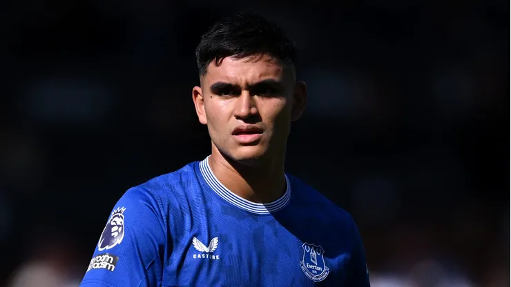 Alcaraz, meia argentino do Flamengo emprestado ao Everton