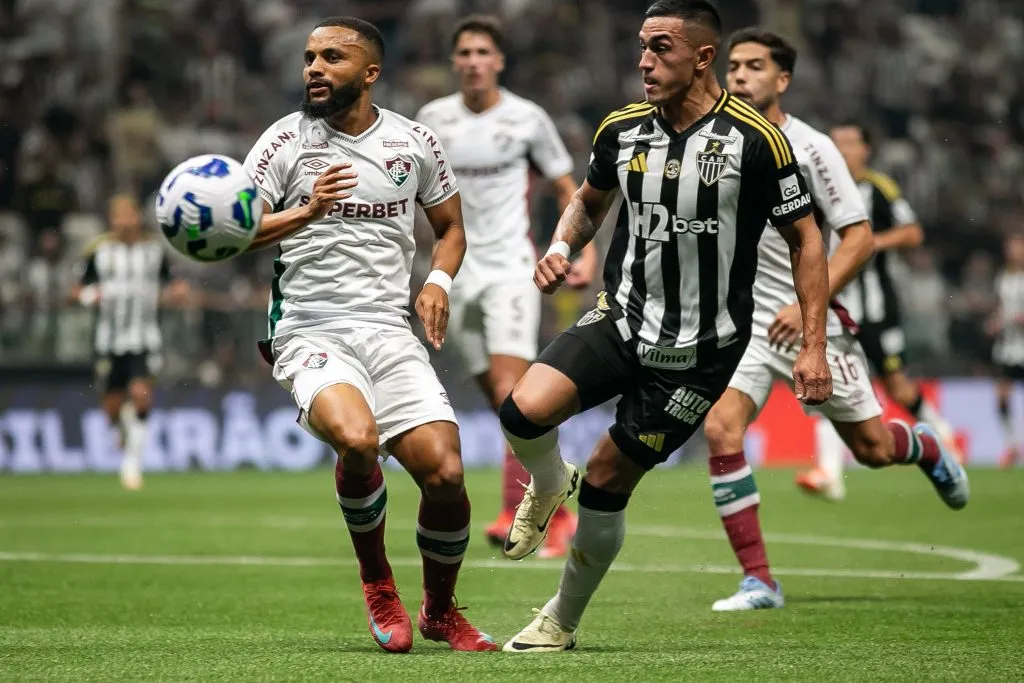Cuello, camisa 28 do Galo foi exaltado nas redes sociais pela torcida atleticana após partida contra o Fluminense no estadio Arena MRV pelo campeonato Brasileiro A 2025. Foto: Fernando Moreno/AGIF