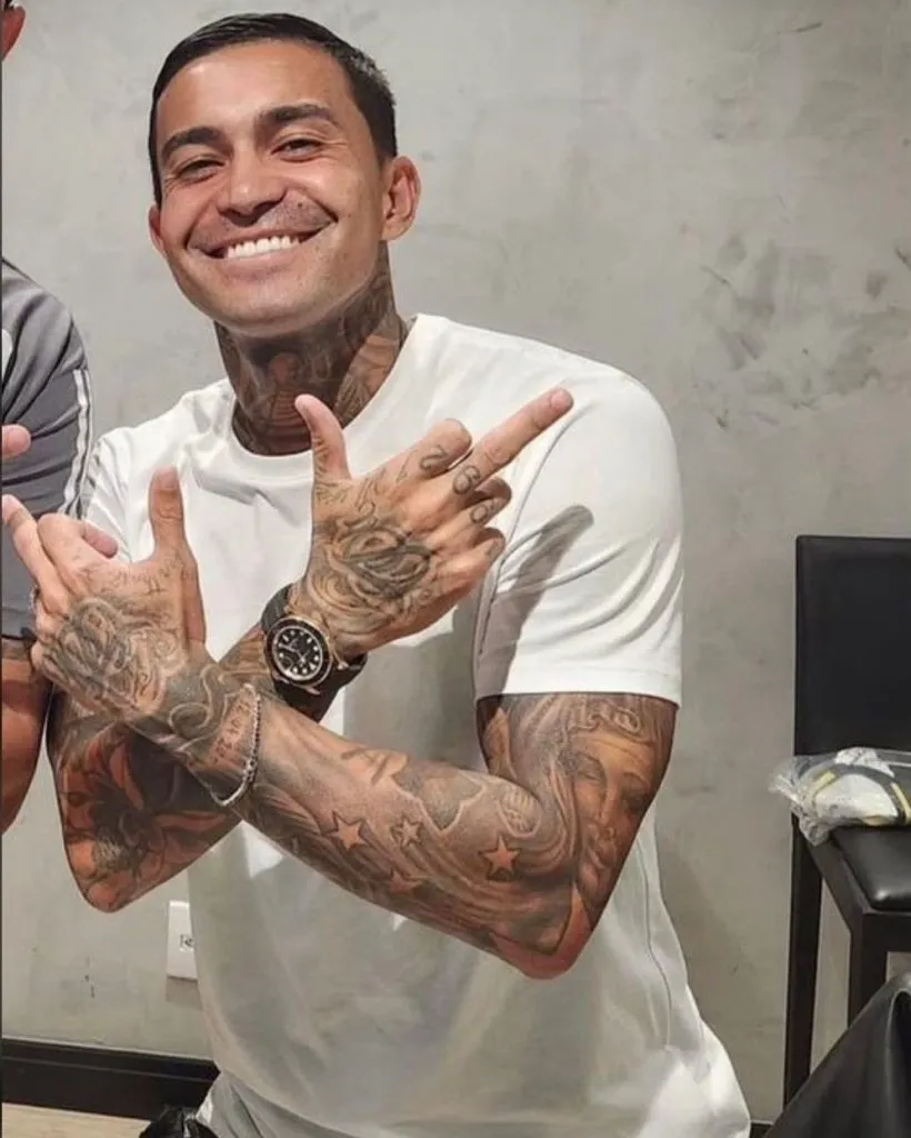 Dudu chega ao Atlético-MG fazendo alusão à principal organizada do time. Foto: Reprodução.