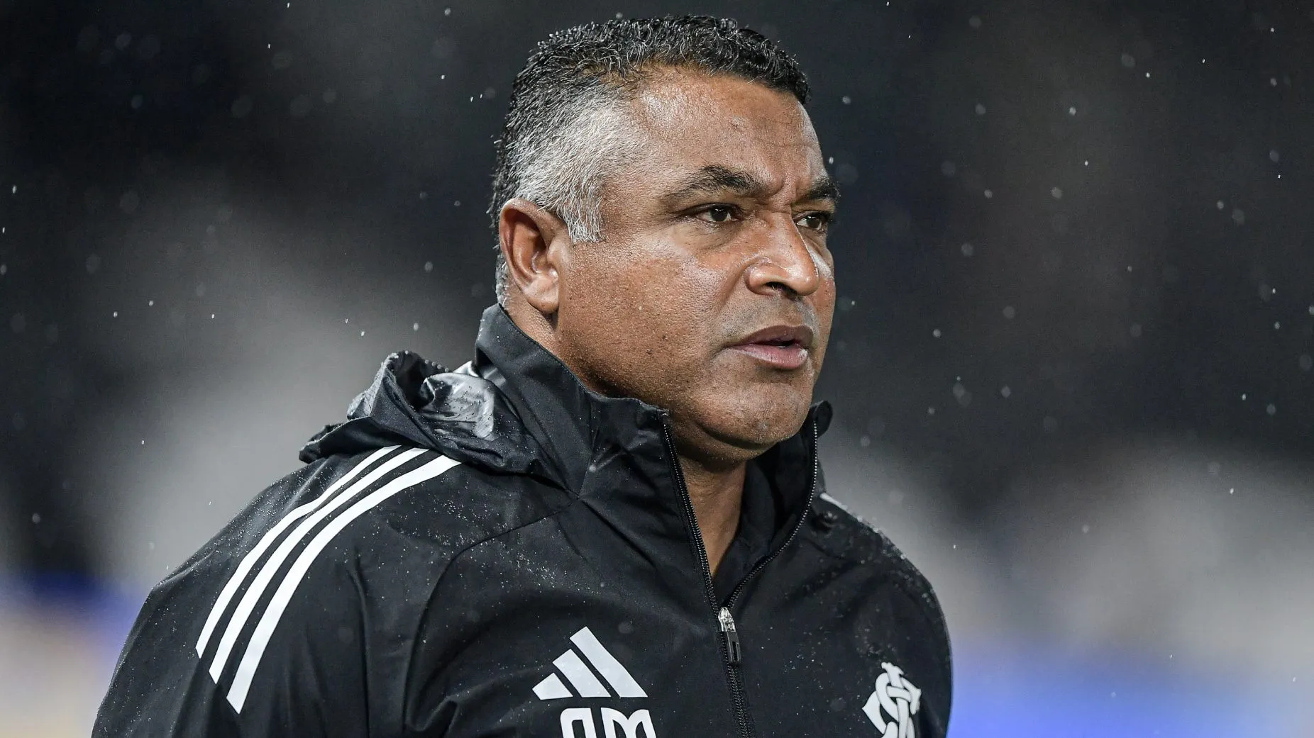 Roger Machado vive momento ruim no Internacional – Foto: Thiago Ribeiro/AGIF