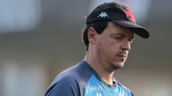 Fernando Diniz, técnico do Vasco, durante partida contra o Botafogo, pelo Campeonato Brasileiro da Série B de 2021. Foto: Thiago Ribeiro/AGIF.