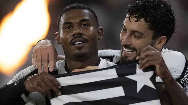 Jogador tem o futuro incerto - Foto: Jorge Rodrigues/AGIF.