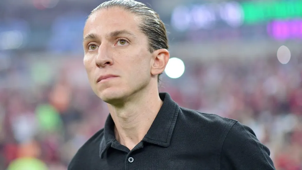 Filipe Luís no comando técnico do Flamengo – Foto: Thiago Ribeiro/AGIF