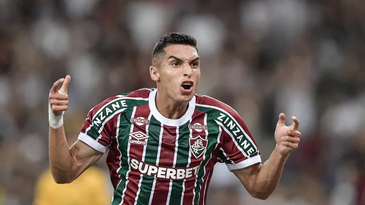 Kevin Serna jogador do Fluminense comemora seu gol durante partida contra o Sport no estadio Maracana pelo campeonato Brasileiro A 2025. Foto: Thiago Ribeiro/AGIF
