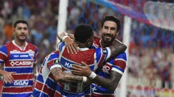 Jogadores do Fortaleza comemoram gol marcado em partida diante do Colo-Colo no Castelão. Foto: SPP Sport Press Photo. / Alamy Stock Photo