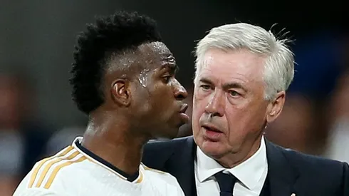 Carlo Ancelotti e Vinícius Júnior, pelo Real Madrid – Foto: Florencia Tan Jun/Getty Images