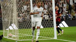 Kylian Mbappé comemora gol marcado em partida diante do Mallorca. Foto: Sipa US / Alamy Stock Photo