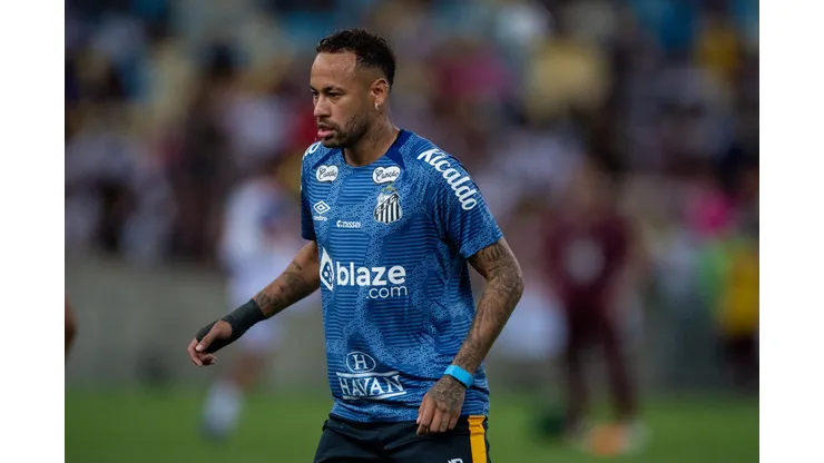 RJ - RIO DE JANEIRO - 13/04/2025 - BRASILEIRO A 2025, FLUMINENSE X SANTOS - Neymar jogador do Santos durante aquecimento antes da partida contra o Fluminense no estadio Maracana pelo campeonato Brasileiro A 2025. Foto: Thiago Ribeiro/AGIF