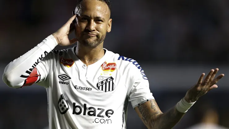 Neymar pelo Santos. (Photo by Miguel Schincariol/Getty Images)