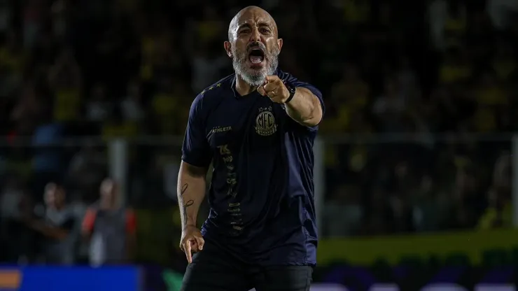 Rafael Guanaes, técnico do Mirassol foi exaltado pela torcida nas redes sociais após nova vitória no Brasileirão