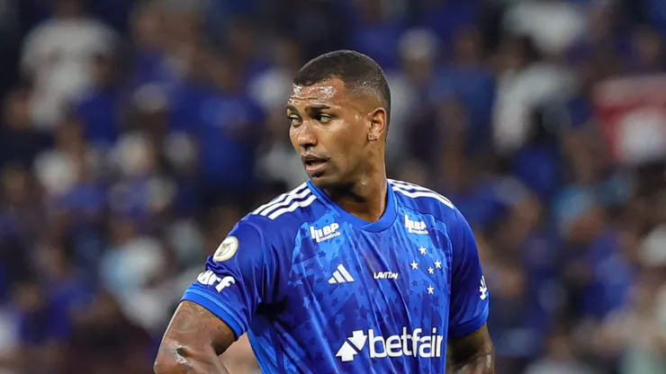 Walace pode deixar o Cruzeiro em breve