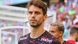 Rodrigo Caio durante aquecimento antes de partida entre Bahia e Flamengo, na Fonte Nova, pelo Brasileirão 2023.