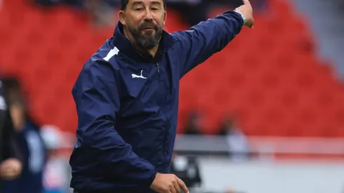 QUITO, ECUADOR - APRIL 22: Pablo Sanchez, Head Coach of LDU de Quito, reacts during the Copa CONMEBOL Libertadores 2025 Group C match between LDU Quito and Flamengo at Rodrigo Paz Delgado Stadium on April 22, 2025 in Quito, Ecuador. (Photo by Franklin Jacome/Getty Images)