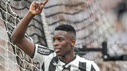 RJ - RIO DE JANEIRO - 08/12/2024 - BRASILEIRO A 2024, BOTAFOGO X SAO PAULO - Luiz Henrique jogador do Botafogo durante partida contra o Sao Paulo no estadio Engenhao pelo campeonato Brasileiro A 2024. Foto: Thiago Ribeiro/AGIF