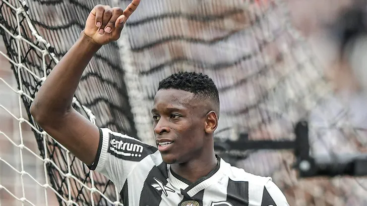 RJ - RIO DE JANEIRO - 08/12/2024 - BRASILEIRO A 2024, BOTAFOGO X SAO PAULO - Luiz Henrique jogador do Botafogo durante partida contra o Sao Paulo no estadio Engenhao pelo campeonato Brasileiro A 2024. Foto: Thiago Ribeiro/AGIF