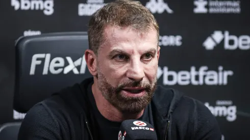 Pedrinho durante entrevista coletiva em São Januário. Foto: Dikran Sahagian/CRVG