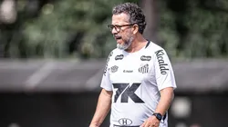 Avaliação de Cleber Xavier em coletiva após empate sem gols contra o Ceará não convenceu a torcida do Santos e gerou cobranças