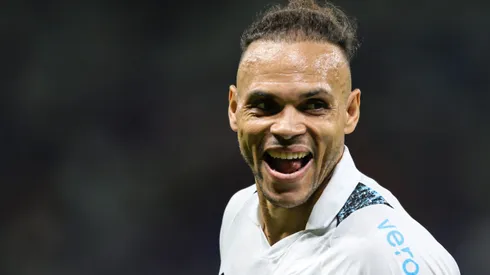 Braithwaite deve ajudar nessa negociação pelo Grêmio - Foto: Gilson Lobo/AGIF.