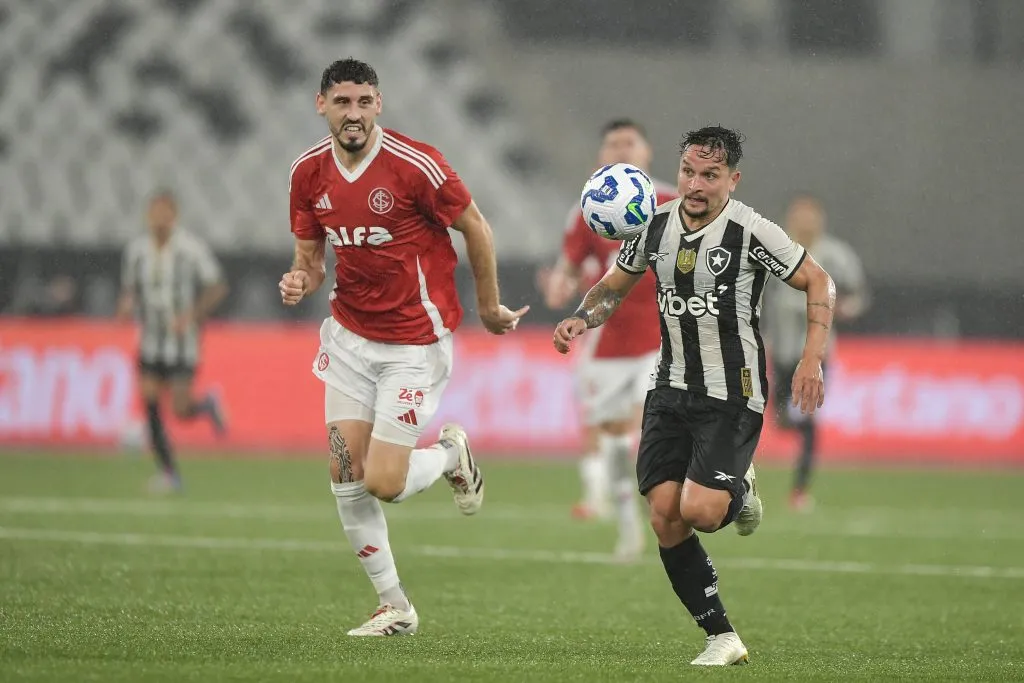 Colorado foi goleado na última rodada do Brasileirão.  Foto: Thiago Ribeiro/AGIF