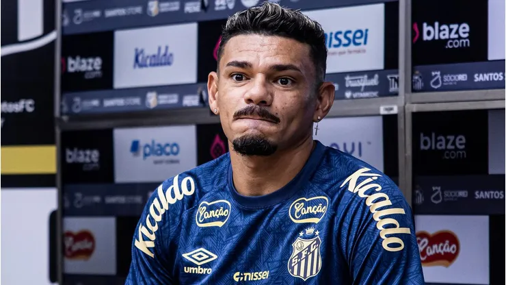 Tiquinho vê Cléber Machado tomar decisão sobre seu futuro no Santos