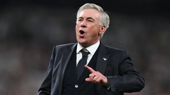 Ancelotti comemorando. Foto: David Ramos/Getty Images
