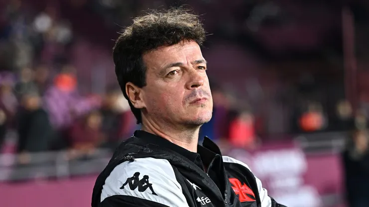 Diniz durante partida do Vasco na Argentina.