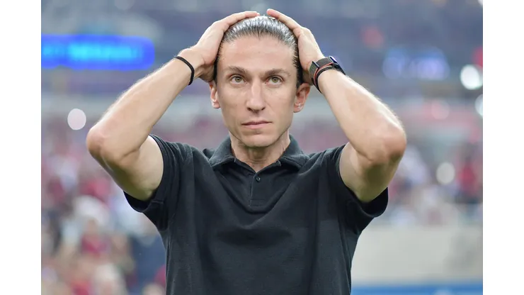 Filipe Luís técnico do Flamengo durante partida contra o Bahia no estádio Maracanã pelo campeonato Brasileiro A 2025. Foto: Thiago Ribeiro/AGIF