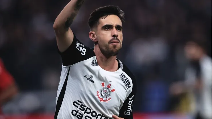 Igor Coronado comemorando gol durante partida entre Corinthians e Internacional, na Neo Química Arena, pelo Brasileirão.