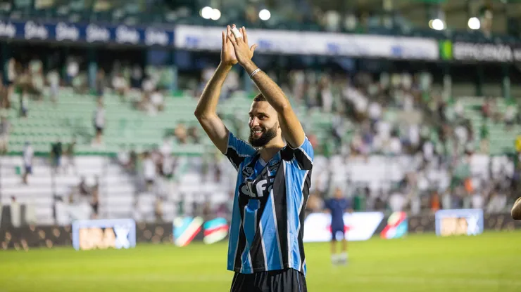 Wagner Leonardo se mostrou seguro no último compromisso do Grêmio. Foto: Liamara Polli/AGIF.