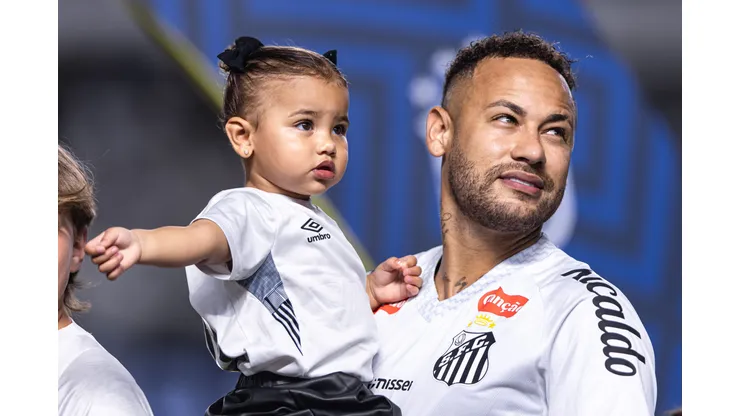 SP - SANTOS - 16/04/2025 - BRASILEIRO A 2025, SANTOS X ATLETICO-MG - Neymar jogador do Santos durante partida contra o Atletico-MG no estadio Vila Belmiro pelo campeonato Brasileiro A 2025. Foto: Abner Dourado/AGIF