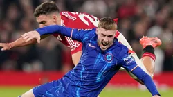 Cole Palmer sofre falta em partida entre Chelsea e Manchester United. Foto: Sportimage Ltd / Alamy Stock Photo